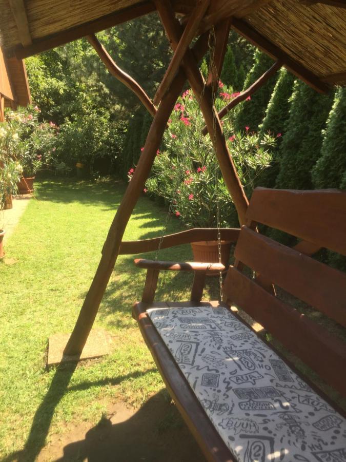 Pakasz Nyaralohaz Villa Tiszafüred Exteriör bild