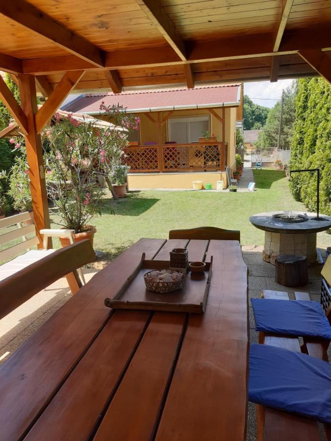 Pakasz Nyaralohaz Villa Tiszafüred Exteriör bild